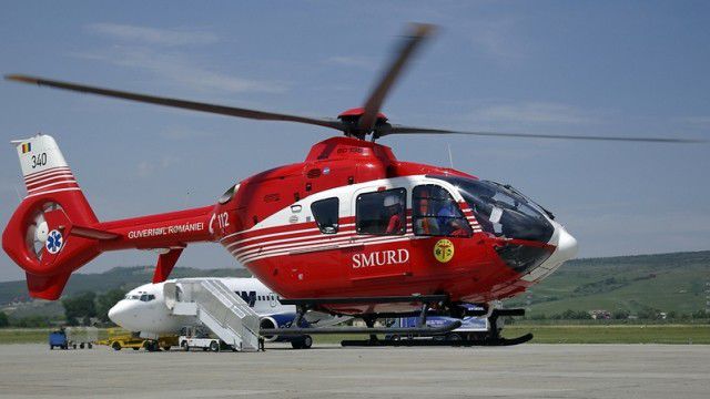 Elicopterul SMURD din România, de care pot beneficia şi pacienţii din Moldova, este util, dar nesolicitat. Foto: smurd.ro