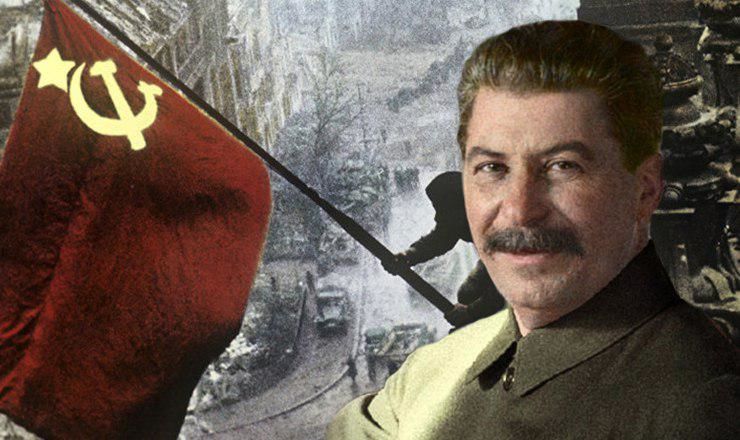 Вильяторо называет «обманом Сталина» снимок «Знамя Победы над рейхстагом».