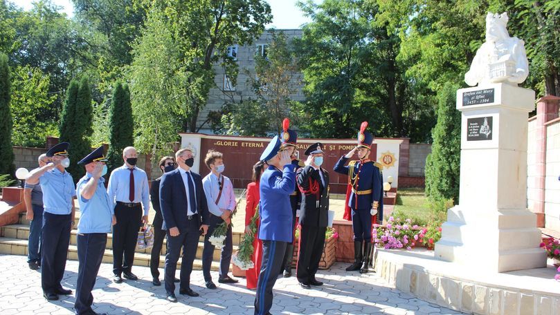 У Генинспектората по ЧС открыли бюст Штефана чел Маре.