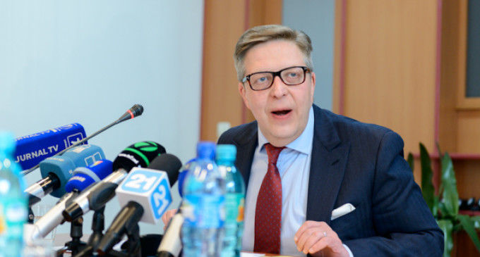 С Молдовой можно и нужно работать, помогая ей модернизировать государственные институты.