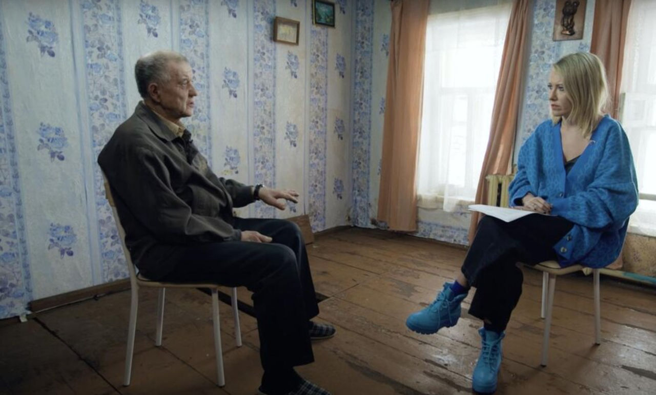 Слепаков высмеял Собчак и скопинского маньяка в стихотворении.