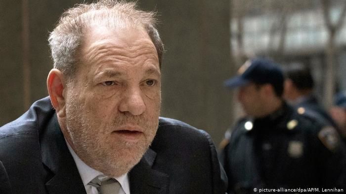 Голливудский адвокат объяснила причину жесткого приговора Вайнштейну.