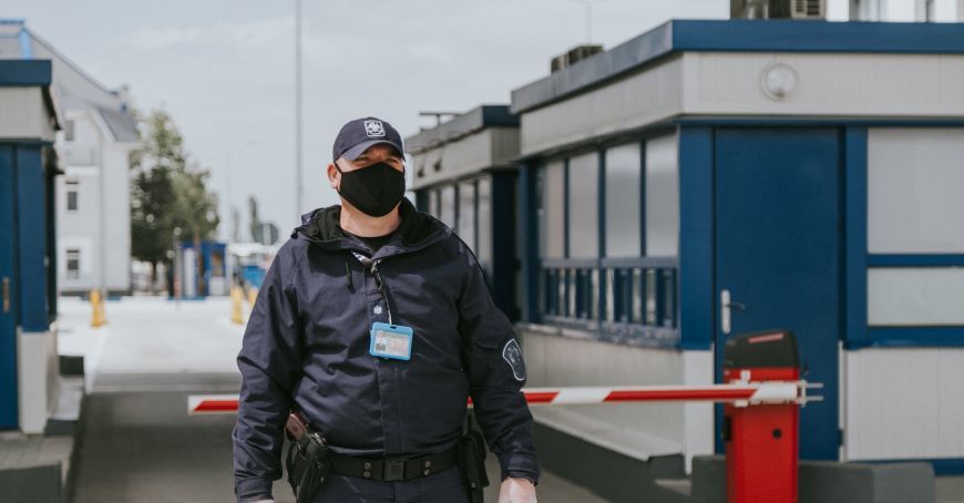 Ни у одного из граждан симптомов инфекции COVID-19 не выявлено.