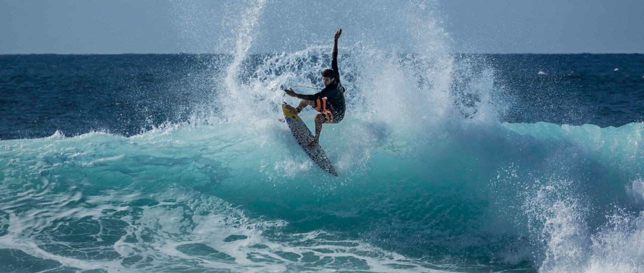 Balene ucigaşe la un concurs de surf. Foto simbol: calimasurf.com