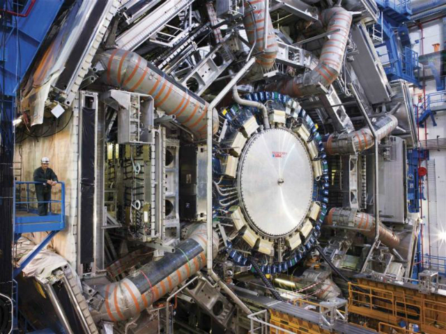 В июле 2012 года специалисты CERN объявили об открытии новой частицы, в которой узнали бозон Хиггса. Фото: vesti.ru