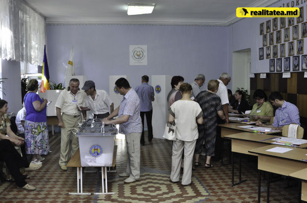 Candidatul PLDM Nadejda Costaș a câştigat turul doi al alegerilor repetate pentru funcţia de primar al satului Topala. Foto: realitatea.md