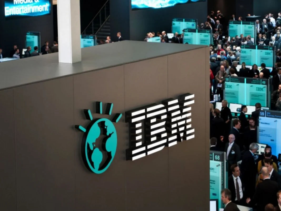 IBM получит миллиард долларов от США на строительство фабрики квантовых чипов.