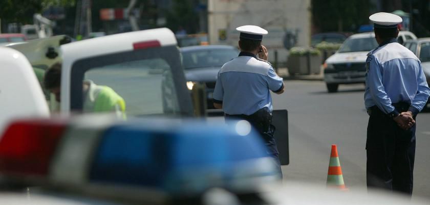 Polițiștii români cumpără din banii publici clești de grătar, gel de păr și spumă de ras. Foto: 4tuning.ro