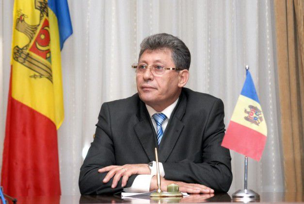 По мнению Гимпу, именно он сможет вернуть Молдове процветание.