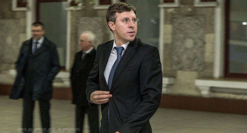 Не завершив ремонт первых трех улиц, Киртоакэ объявляет о скором начале работ еще на трех.