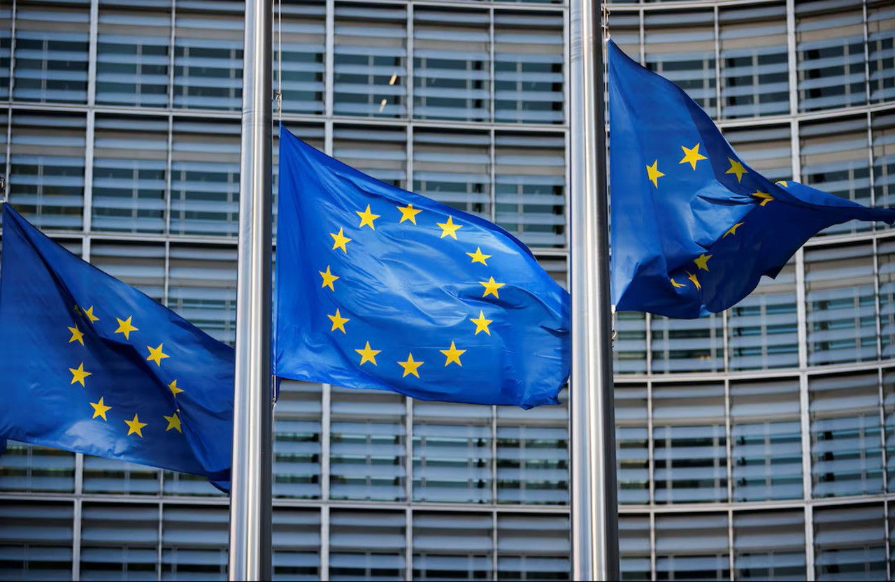 ЕС ввел ограничения на экспорт для 51 компании за поставки продукции двойного назначения для РФ.