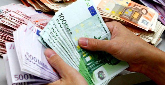 Banca Naţională a afişat pentru astăzi un curs de 20 de lei şi 80 de bani pentru un euro.
