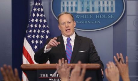 Purtătorul de cuvânt al Casei Albe, Sean Spicer, şi-a anunţat demisia. 