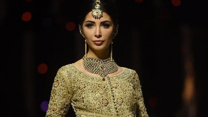 Rochii de mireasă prețioase, la săptămâna modei în Pakistan