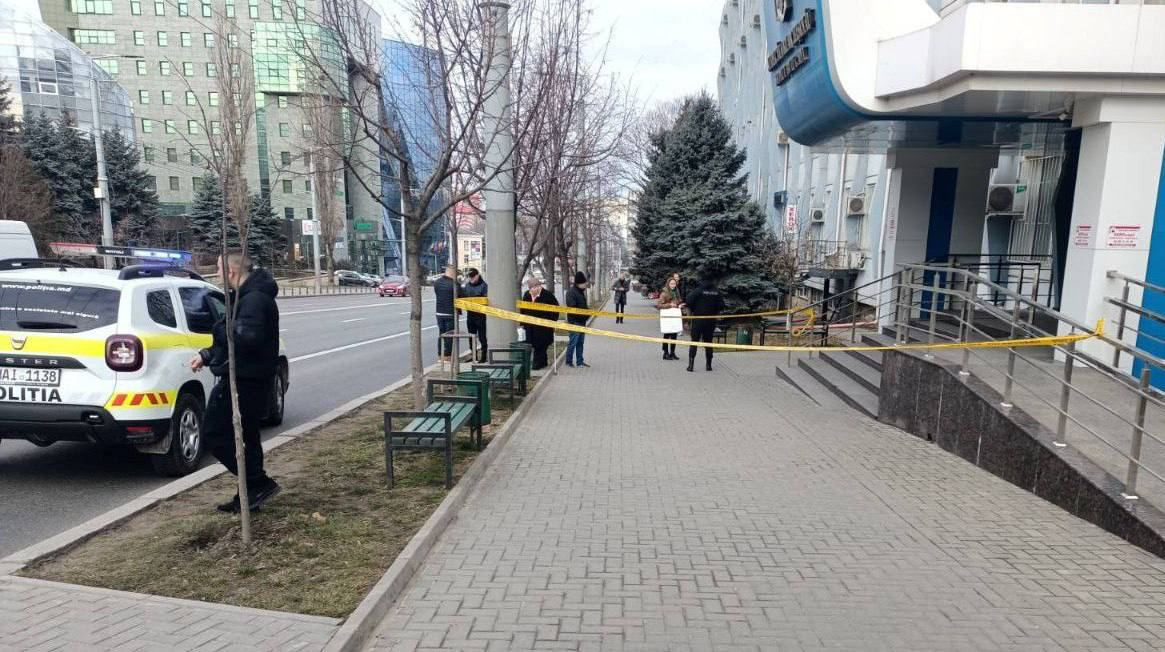 Поступило сообщение о бомбе в здании суда сектора Буюканы.