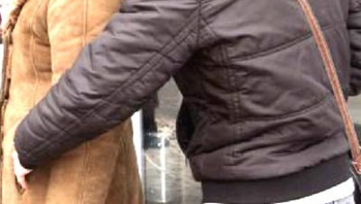 Un tânăr de 28 ani, locuitor al capitalei, a fost reţinut pentru tentativă de furt din buzunarul unei doamne.