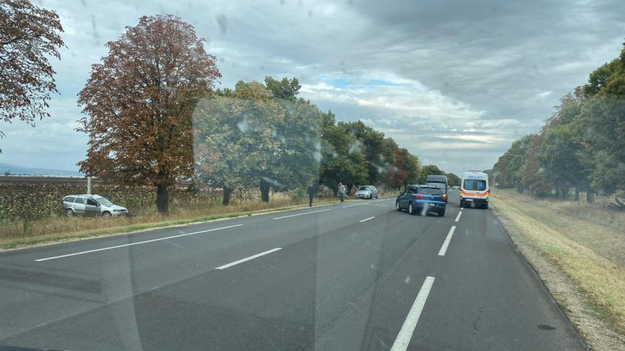 ДТП в Оргеевском районе: одну из машин отбросило в дерево.