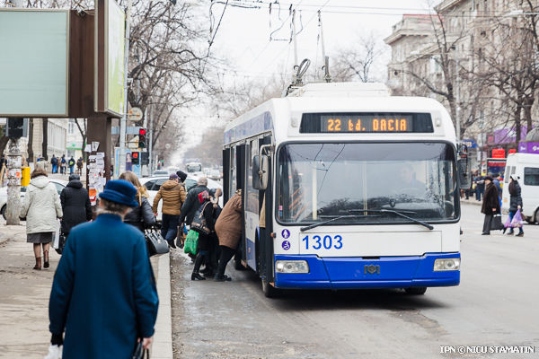 Costul unei călătorii cu troleibuzul sau cu autobuzul va crește până la 5 lei. 