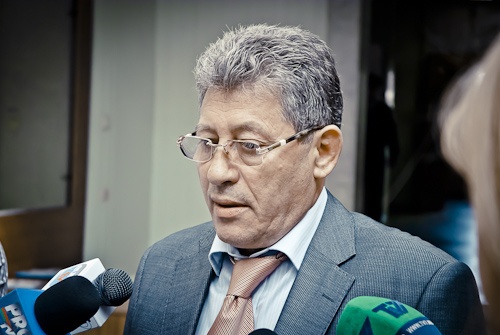 Гимпу заявил, что "также как 22 года назад против Республики Молдова, теперь Россия начала агрессию против украинцев - своих славянских братьев".