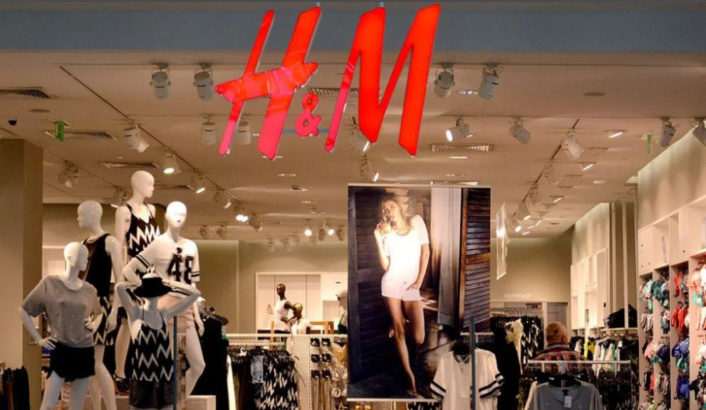 H&amp;M объявил о приостановке продаж в России.