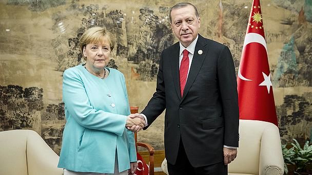 Президент Турции Реджеп Тайип Эрдоган с канцлером Германии Ангелой Меркель.