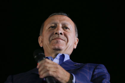 Preşedintele turc Recep Tayyip Erdogan anunţă că ar putea convoca un referendum privind reintroducerea pedepsei cu moartea.