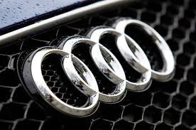 Germanii de la Audi vor să-și simplifice logo-ul, de la unul cu 4 inele la unul cu un singur inel. Foto: autoszektor.hu