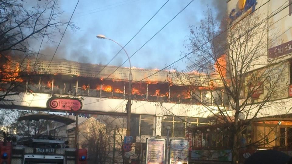 В примэрии сообщили, что максимум, что могут получить владельцы кафе, это разрешение на аренду площади под строительство таверны.