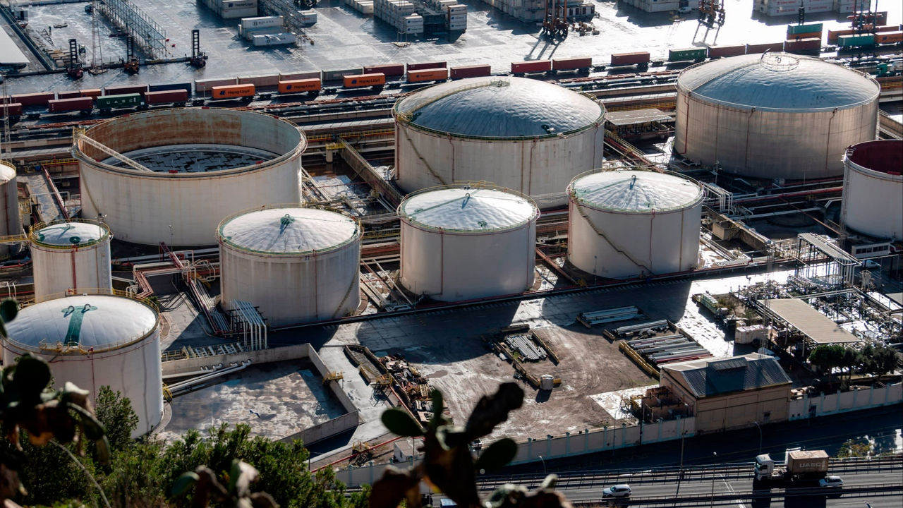 ЕС готовится потратить еще 10 млрд евро на запасы газа после холодной зимы.