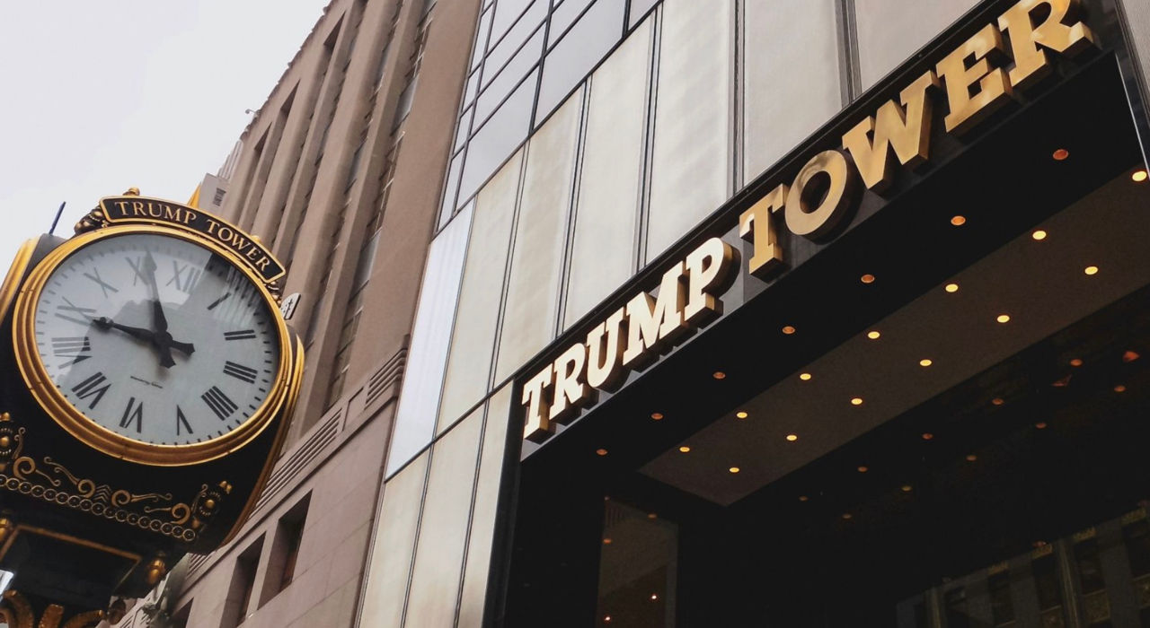 Compania lui Trump vrea să construiască un bloc înalt cu apartamente de lux în România.