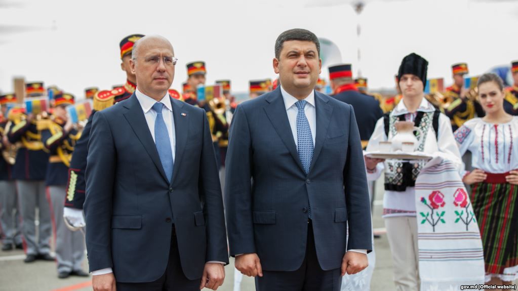 Premierii Filip și Groisman au semnat o nouă foaie de parcurs. 