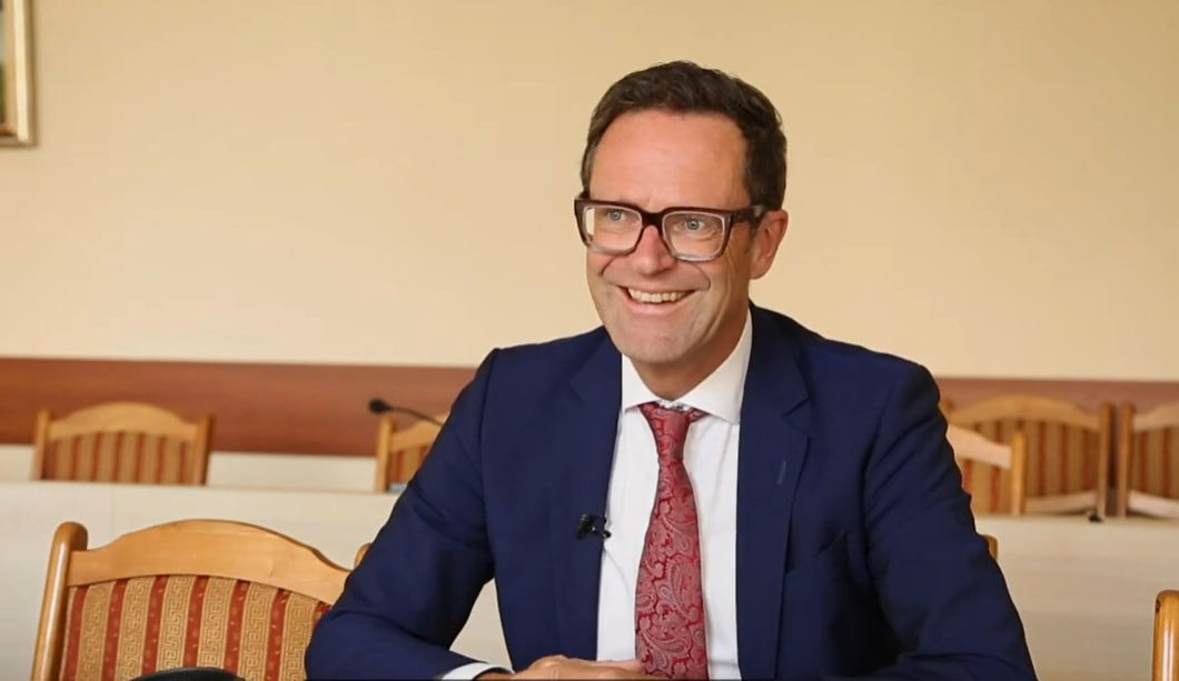 Фон Хебель о скандальном назначении в комиссию vetting: Я рад решению парламента.