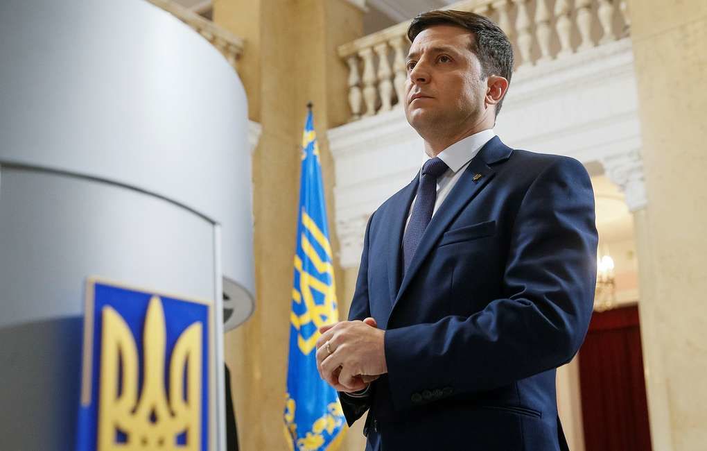 Зеленский вышел в лидеры президентской гонки с 28,41% голосов после подсчета 0,41% протоколов. 