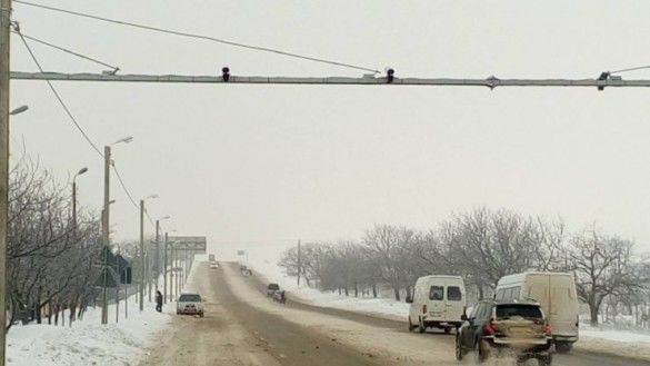 Camerele de supraveghere a traficului rutier, instalate în afara Chișinăului, nu mai funcționează de mai bine de un an de zile, iar asta din cauza intereselor care stau în spatele acestei afaceri.