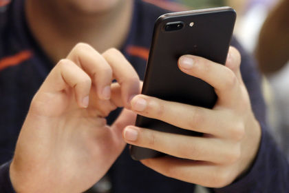 Сотрудники магазина Apple в британском Бирмингеме отказались возвращать местному жителю Шаракату Хусейну.