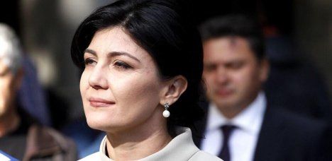 Сильвия Раду любит заниматься спортом, готовить и помогать людям.