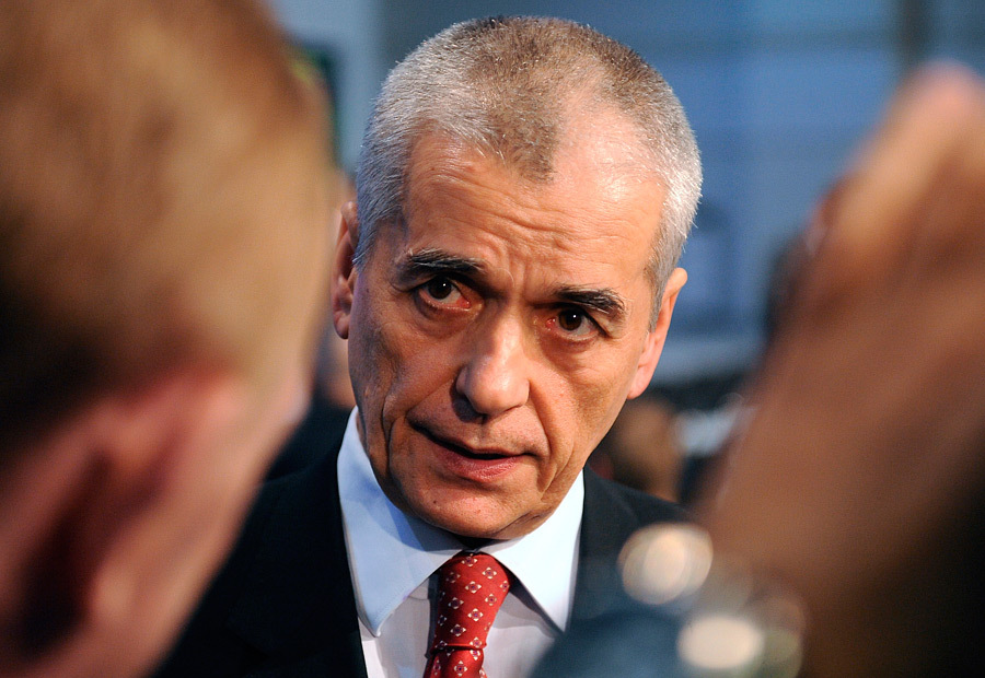 În urma negocierilor a ministrului Agriculturii Vasile Bumacov cu Ghenadi Onişcenko, s-a ajuns la un acord cu privire la mecanismul de revenire a vinurilor moldoveneşti pe piaţa Federaţiei Ruse.