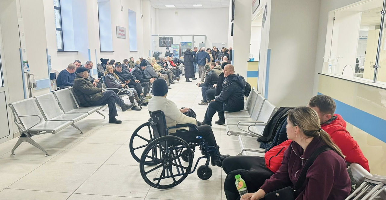 Crește numărul traumatismelor cauzate de căzături pe gheață.