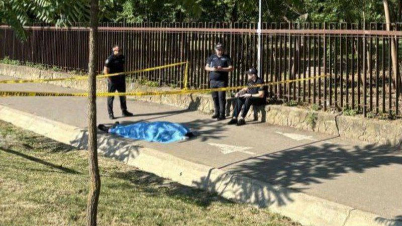 Cadavrul unui bărbat de 38 de ani, găsit în Parcul Valea Morilor.