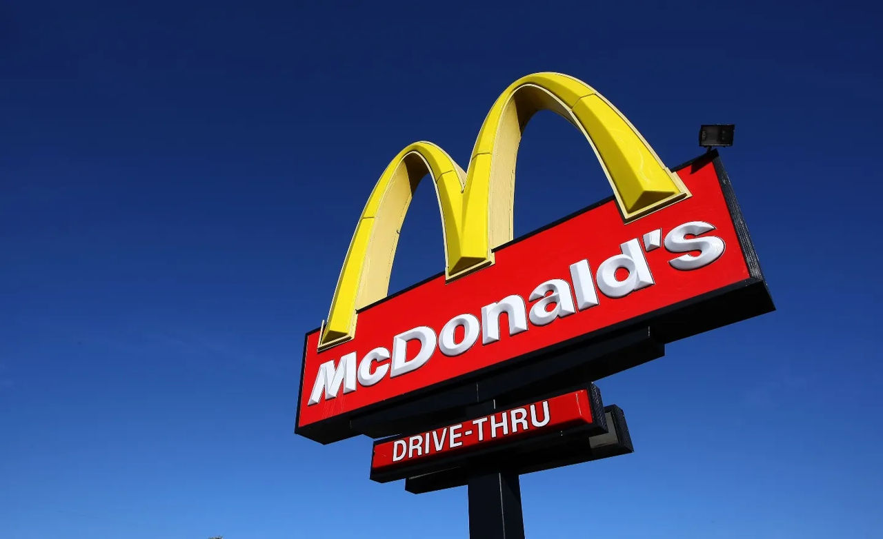 McDonald’s благодаря твиту о Happy Meal заработала миллионы.