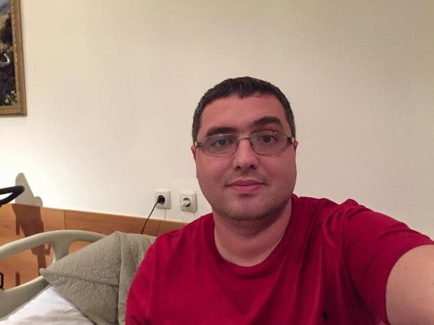 Renato Usatîi își sărbătorește ziua de naștere pe patul de spital. Foto: Renato Usatii via Facebook
