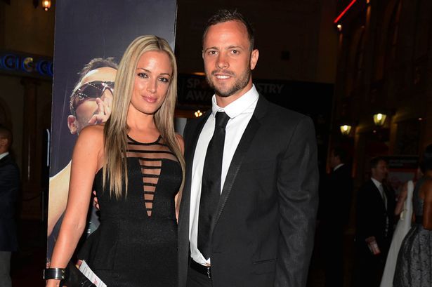 Oscar Pistorius a depus marturie, luni, la Pretoria, in procesul in care este acuzat de uciderea Reevei Steenkamp, cerand iertare familiei tinerei.
