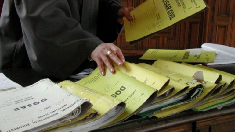 Четыре человека хотят представлять гражданское общество в Коллегии по отбору и карьере судей. Фото: bizlaw.md.