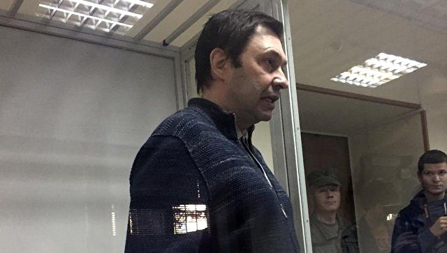 Суд в Херсоне оставил Вышинского под арестом.