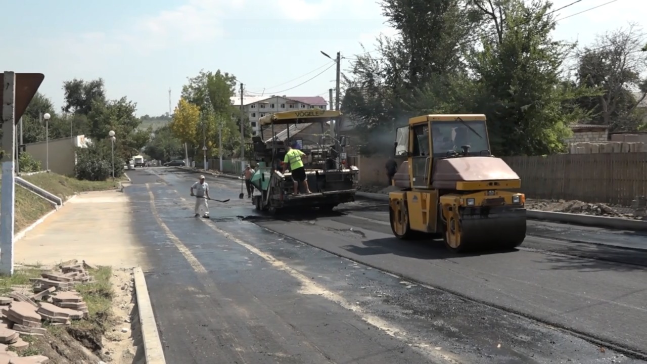 Пользователи социальных сетей публикуют видео и фото