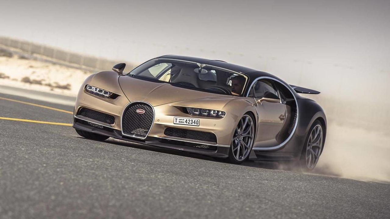 Chiron оснащен четырехцилиндровым двигателем мощностью 1500 лошадиных сил с турбонаддувом.