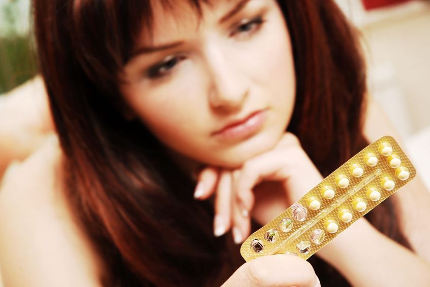 Zeci de moldovence îşi pun în pericol sănătatea, atunci când administrează pastile contraceptive. Foto: mamaplus.md
