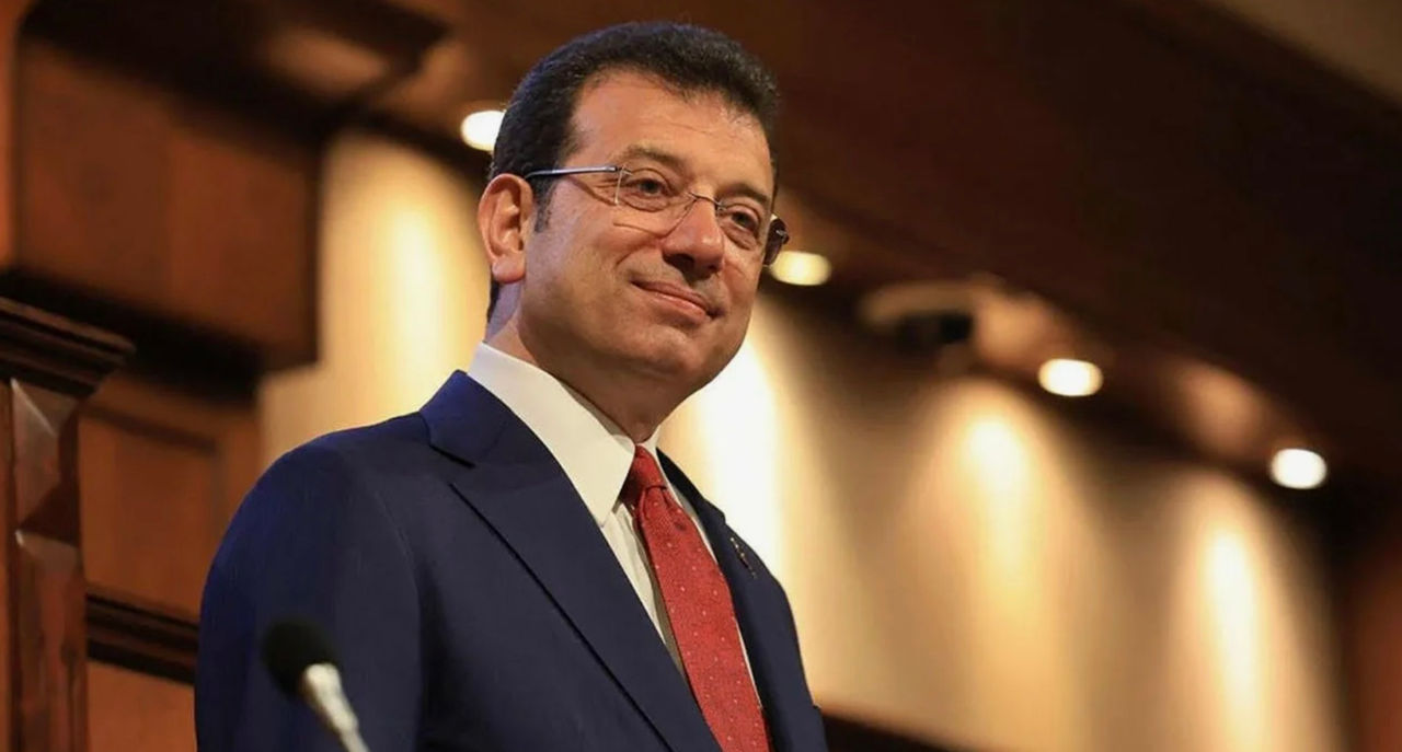 Rivalul condamnat al lui Erdogan va fi apărat de un avocat condamnat.