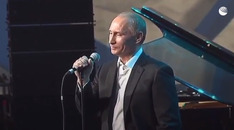 Кремль опубликовал архивные видео с Владимиром Путиным.