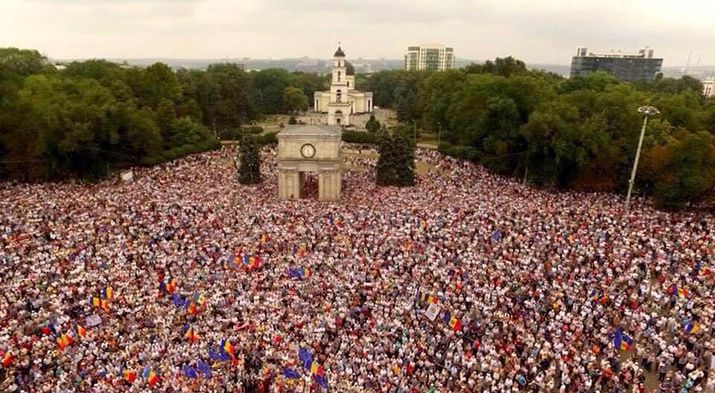 Republica Moldova a intrat într-un proces periculos de involuţie, pe plan intern şi extern – de la aşa-zisa poveste de succes, la statul capturat.